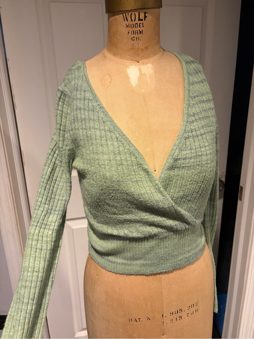 Women’s American Eagle Green Sweater